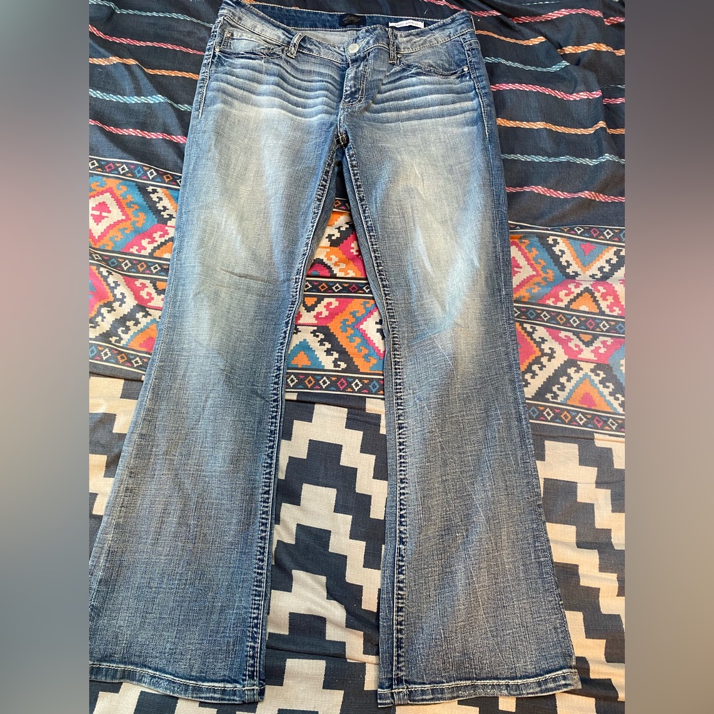 Buckle jeans